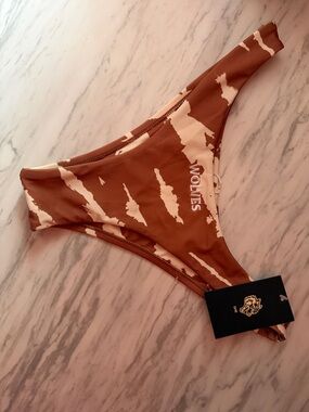 Darc Sport SHE Wolves Nikita Seamless Bikini Bottoms Small Desert Rose